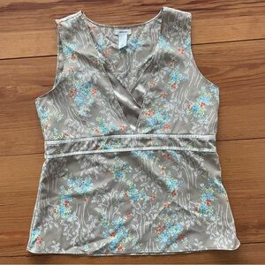 Old Navy Sleeveless V Neck Floral Top